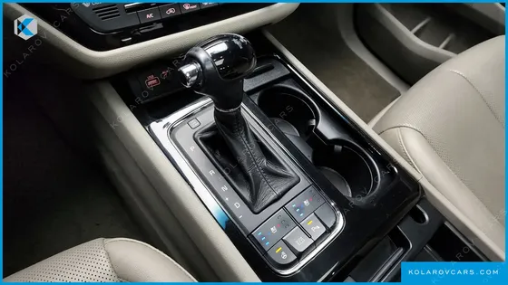 KIA CARNIVAL 9-SEATER NOBLESSE