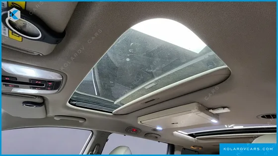 KIA CARNIVAL 9-SEATER NOBLESSE
