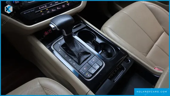 KIA CARNIVAL 9-SEATER NOBLESSE