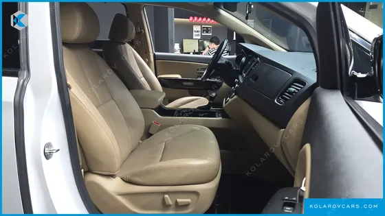 KIA CARNIVAL 9-SEATER NOBLESSE