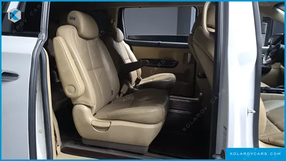 KIA CARNIVAL 9-SEATER NOBLESSE