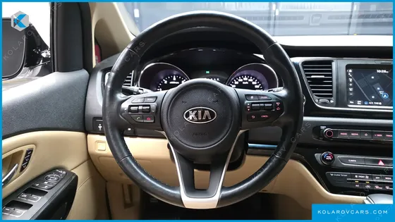 KIA CARNIVAL 9-SEATER NOBLESSE