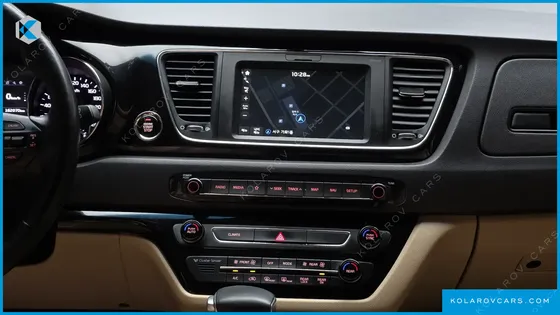 KIA CARNIVAL 9-SEATER NOBLESSE