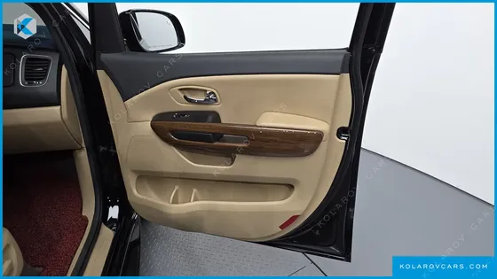 KIA CARNIVAL 9-SEATER HI-LIMOUSINE