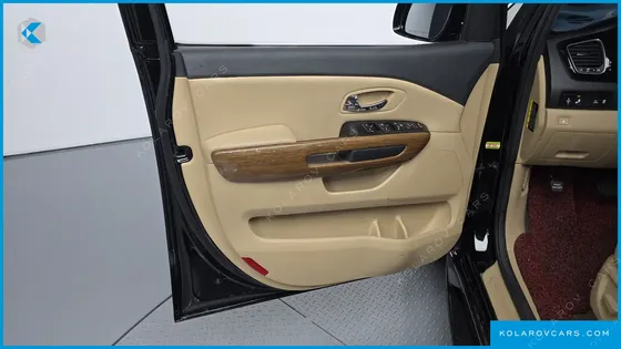 KIA CARNIVAL 9-SEATER HI-LIMOUSINE
