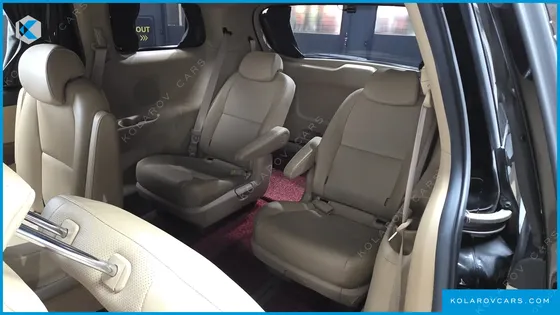 KIA CARNIVAL 9-SEATER HI-LIMOUSINE