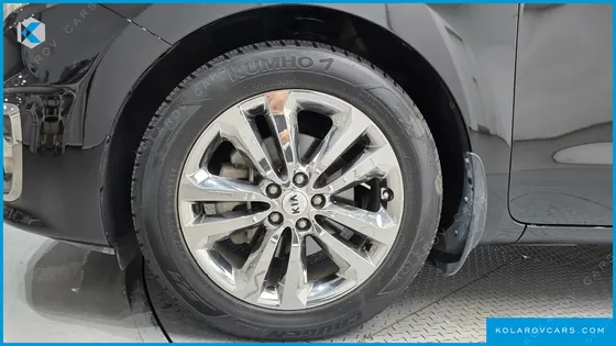 KIA CARNIVAL 9-SEATER PRESTIGE