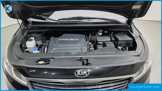KIA CARNIVAL 9-SEATER PRESTIGE