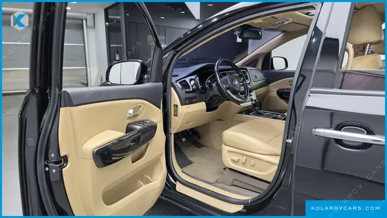 KIA CARNIVAL 9-SEATER PRESTIGE