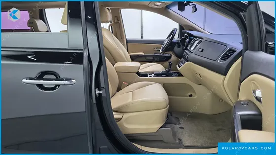 KIA CARNIVAL 9-SEATER PRESTIGE