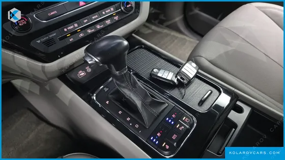 KIA CARNIVAL GASOLINE 7-SEATER LIMOUSINE