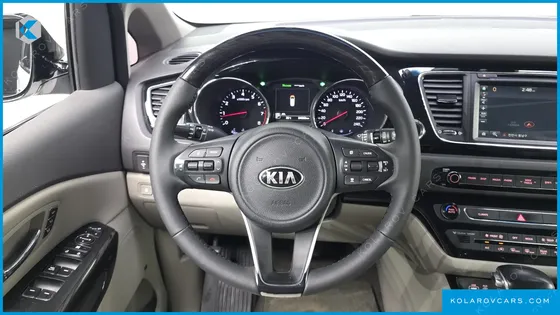 KIA CARNIVAL GASOLINE 7-SEATER LIMOUSINE