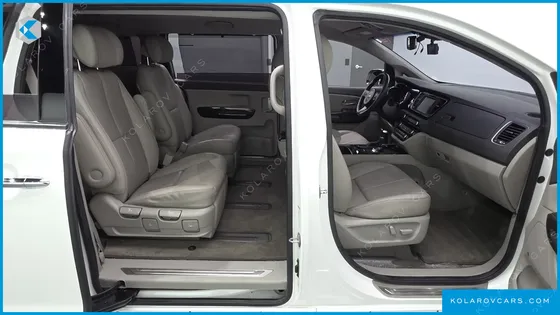 KIA CARNIVAL GASOLINE 7-SEATER LIMOUSINE