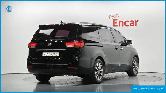 KIA CARNIVAL 11-SEATER NOBLESSE