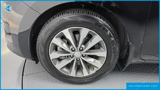 KIA CARNIVAL 11-SEATER NOBLESSE