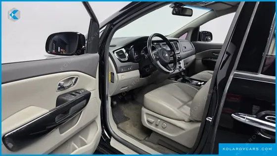 KIA CARNIVAL 11-SEATER NOBLESSE