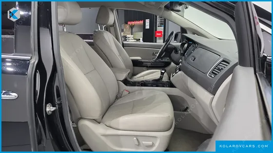 KIA CARNIVAL 11-SEATER NOBLESSE