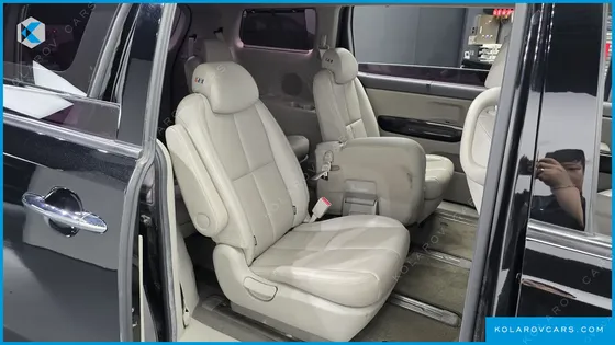 KIA CARNIVAL 11-SEATER NOBLESSE