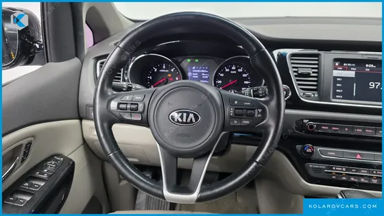 KIA CARNIVAL 11-SEATER NOBLESSE