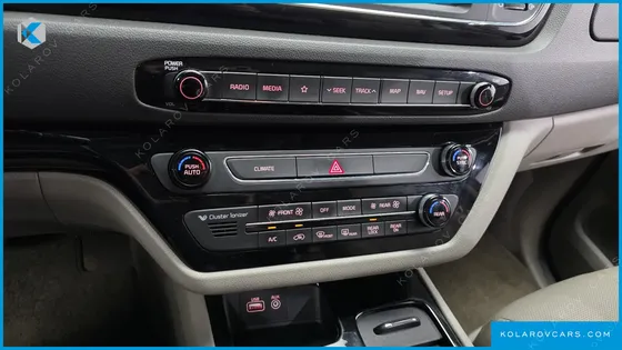 KIA CARNIVAL 11-SEATER NOBLESSE