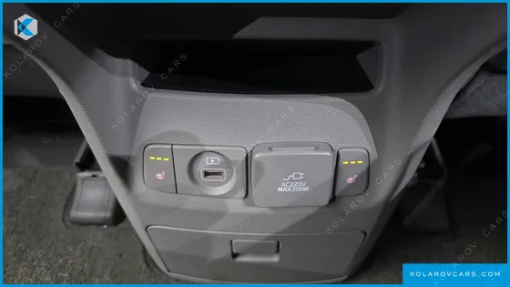 KIA CARNIVAL 11-SEATER NOBLESSE