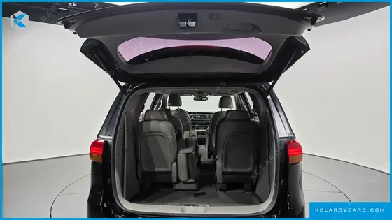 KIA CARNIVAL 11-SEATER NOBLESSE