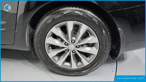 KIA CARNIVAL 11-SEATER NOBLESSE