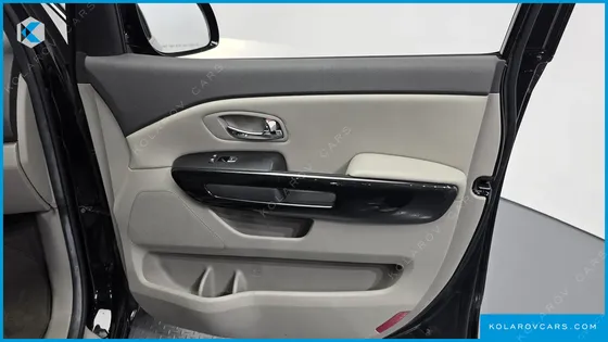 KIA CARNIVAL 11-SEATER NOBLESSE