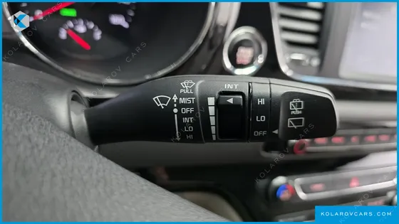 KIA CARNIVAL 11-SEATER NOBLESSE