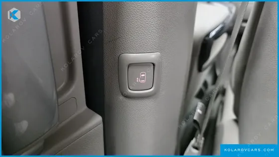 KIA CARNIVAL 11-SEATER NOBLESSE