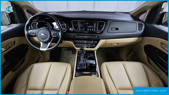 KIA CARNIVAL 7-SEATER LIMOUSINE