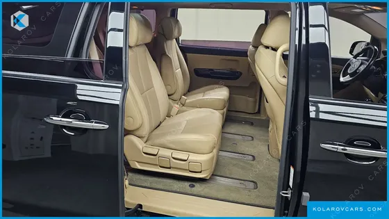 KIA CARNIVAL 7-SEATER LIMOUSINE