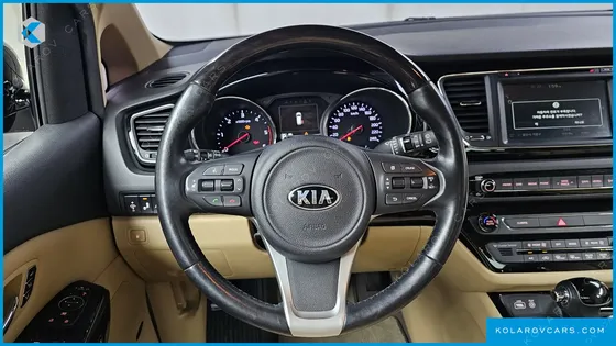 KIA CARNIVAL 7-SEATER LIMOUSINE
