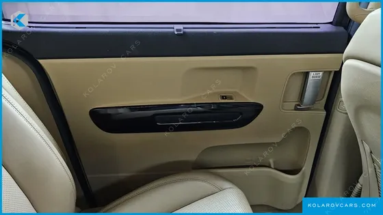 KIA CARNIVAL 7-SEATER LIMOUSINE