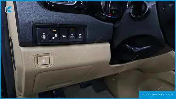 KIA CARNIVAL 7-SEATER LIMOUSINE