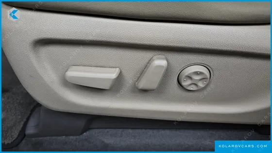 KIA CARNIVAL 7-SEATER LIMOUSINE