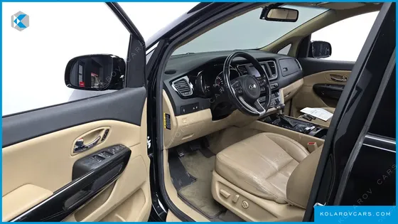 KIA CARNIVAL 9-SEATER NOBLESSE