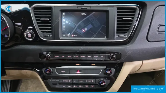 KIA CARNIVAL 9-SEATER NOBLESSE