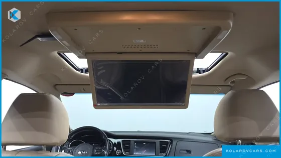 KIA CARNIVAL 9-SEATER NOBLESSE