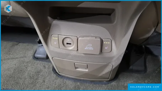 KIA CARNIVAL 9-SEATER NOBLESSE