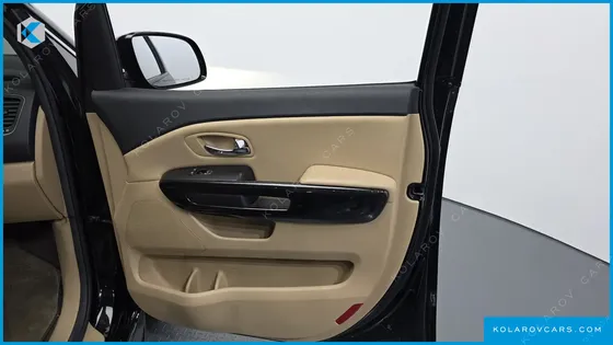 KIA CARNIVAL 9-SEATER NOBLESSE