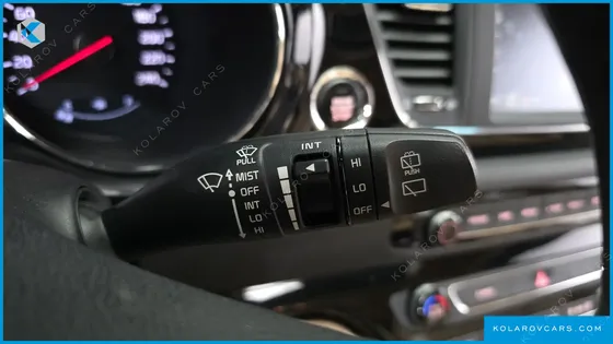 KIA CARNIVAL 9-SEATER NOBLESSE