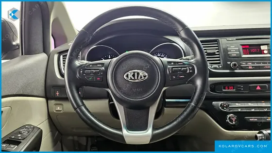 KIA CARNIVAL 9-SEATER LUXURY