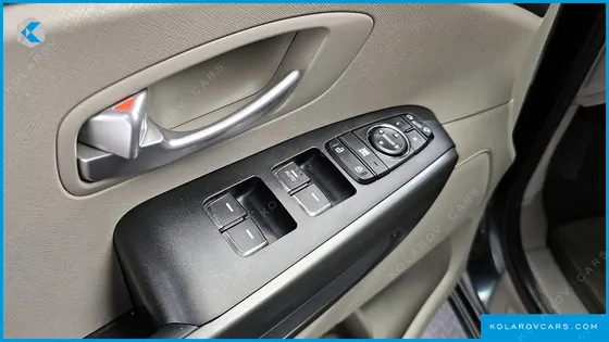 KIA CARNIVAL 9-SEATER LUXURY