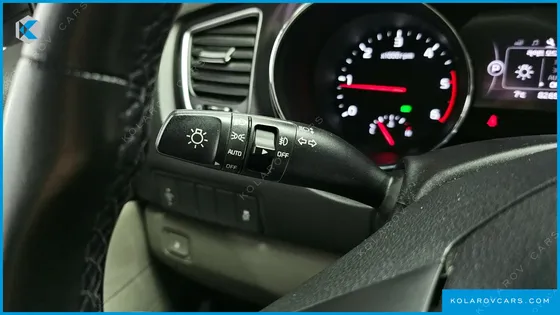 KIA CARNIVAL 9-SEATER LUXURY