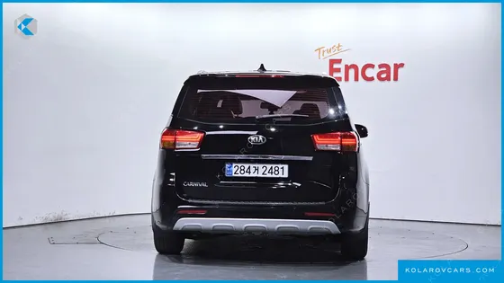 KIA CARNIVAL 9-SEATER NOBLESSE