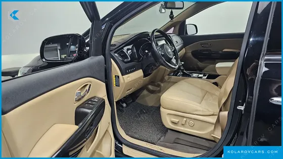 KIA CARNIVAL 9-SEATER NOBLESSE
