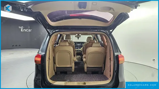 KIA CARNIVAL 9-SEATER NOBLESSE