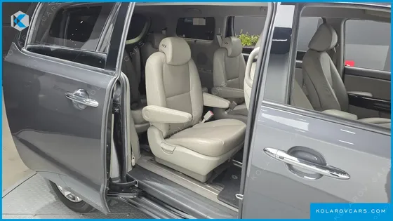 KIA CARNIVAL 9-SEATER PRESTIGE