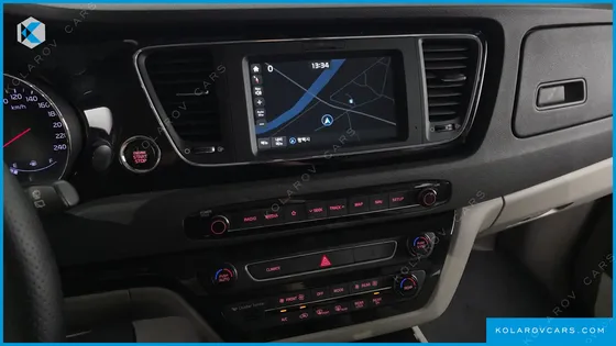 KIA CARNIVAL 9-SEATER PRESTIGE